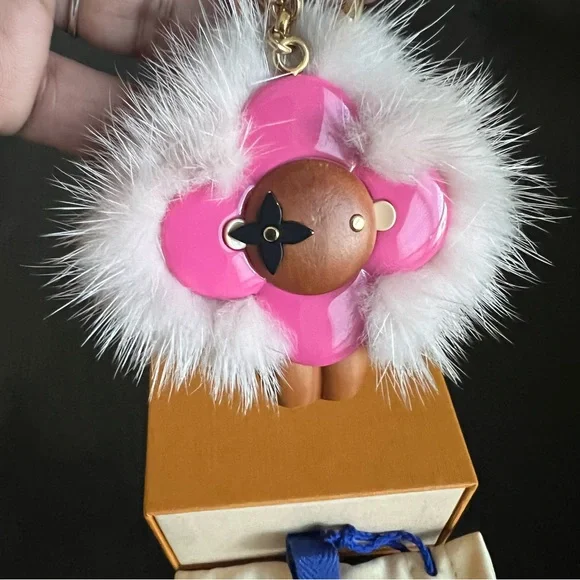 Louis Vuitton Porto Cure Vivienne Fur Charm GP x Wood Pink❤️Authentic in box - Picture 6 of 9